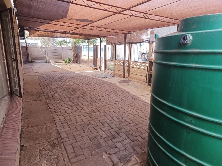 To Let 3 Bedroom Property for Rent in Oos Einde North West